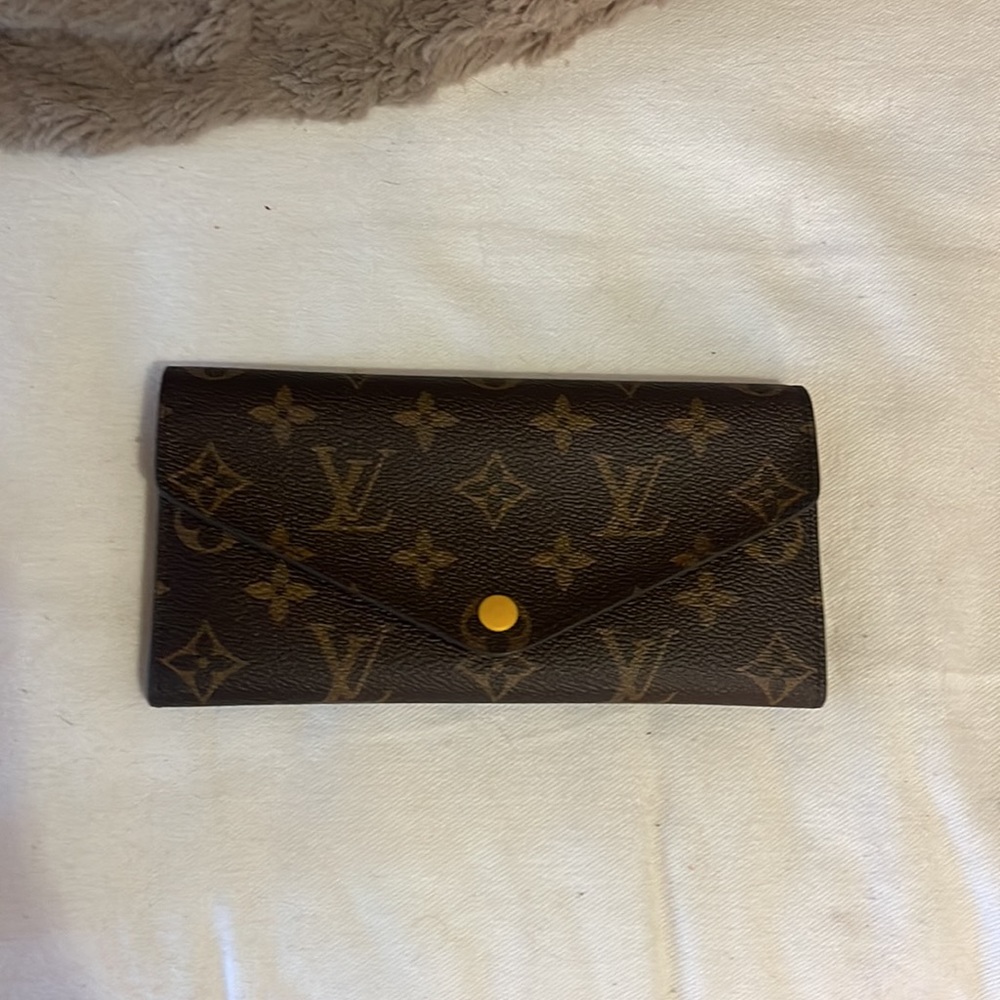 Louis Vuitton Sarah wallet